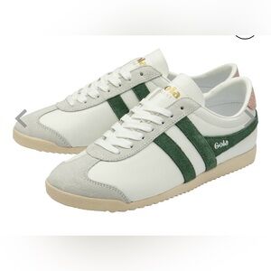 Gola Classic Leather Sneaker in White with Green Stripes size 11 EUC